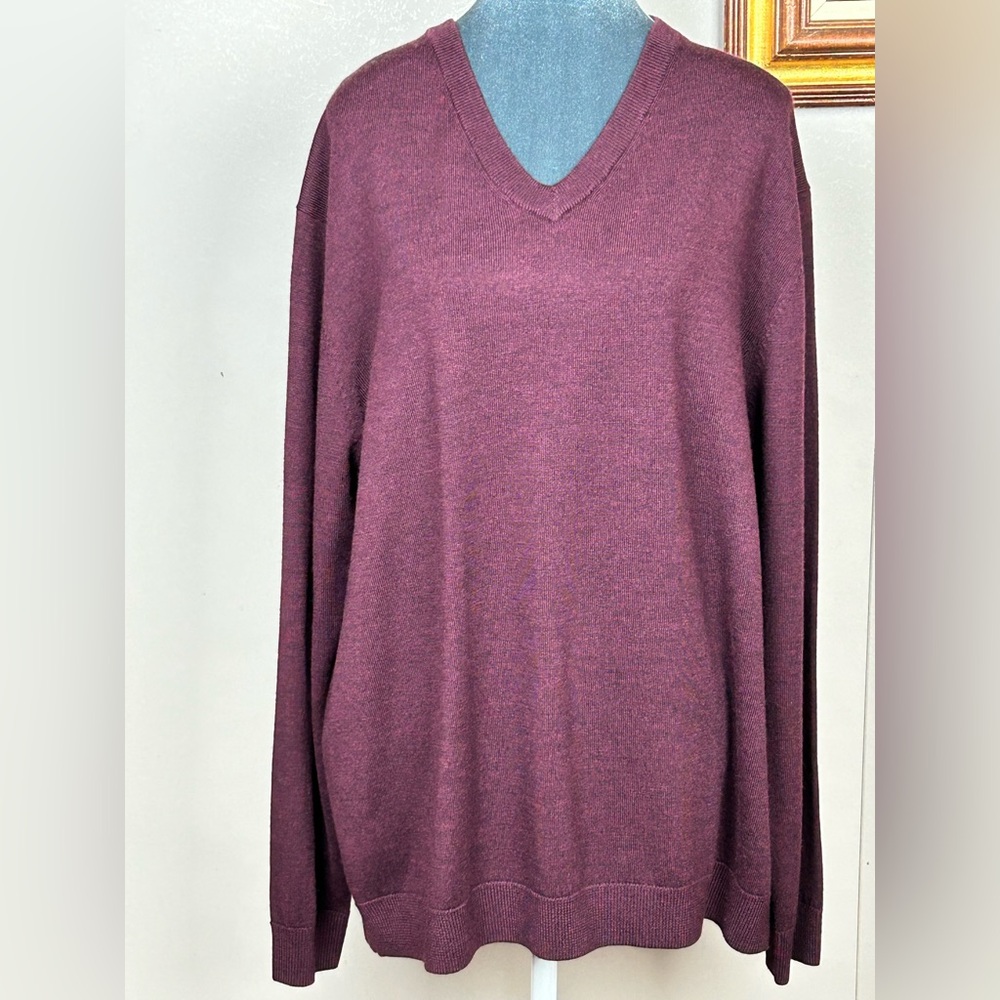 Hart Schaffner Marx Women’s Purple V-Neck Sweater Merino wool
